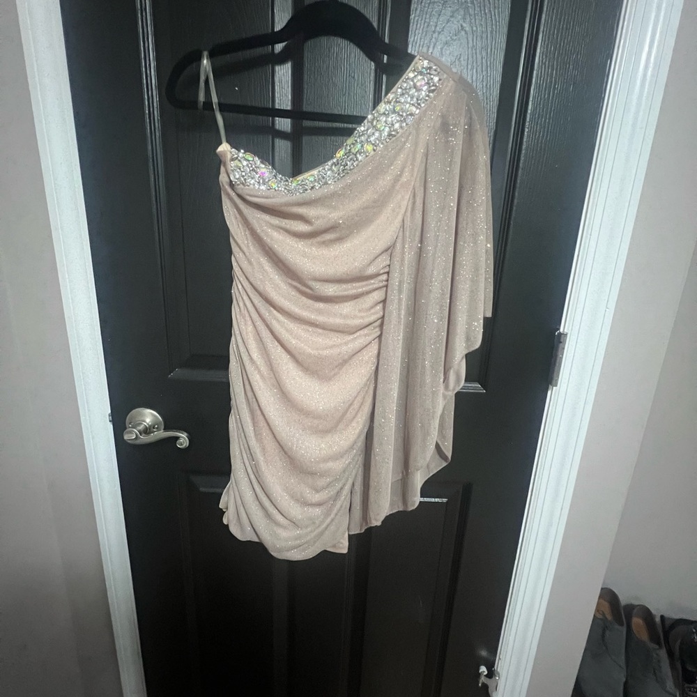Brand- Emerald Sundae Small Gold dress from Estelle’s - Picture 5 of 5